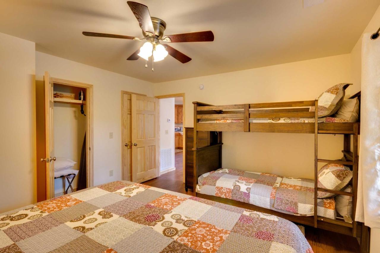 Cozy Bryson City Cabin On Tuck River With Fire Pit! Extérieur photo