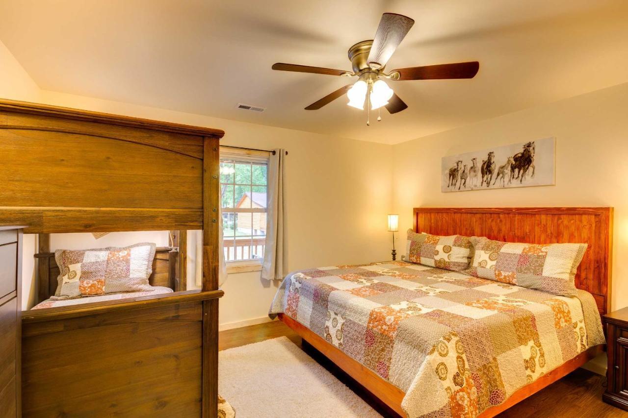 Cozy Bryson City Cabin On Tuck River With Fire Pit! Extérieur photo